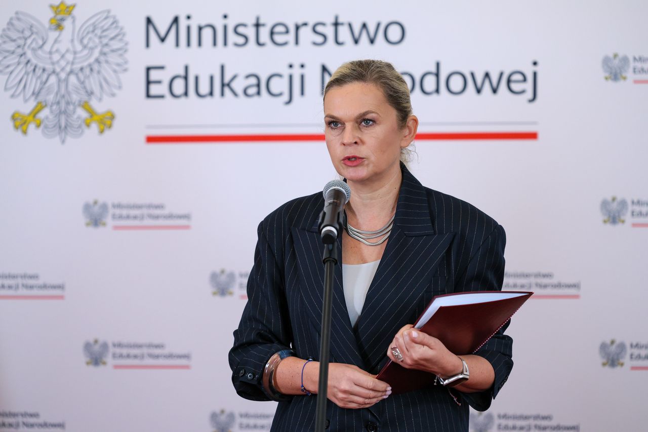 Pensje nauczycieli. Będą dwa projekty? "Jesteśmy rozgoryczeni"