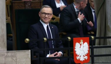 Awaryjne lądowanie w USA. "Załoga pukała do kokpitu"
