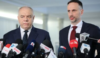 Raport Ai Tax. PiS chce rewolucji 3.0 w podatkach. Zwrot VAT w tydzień, co z urzędnikami?