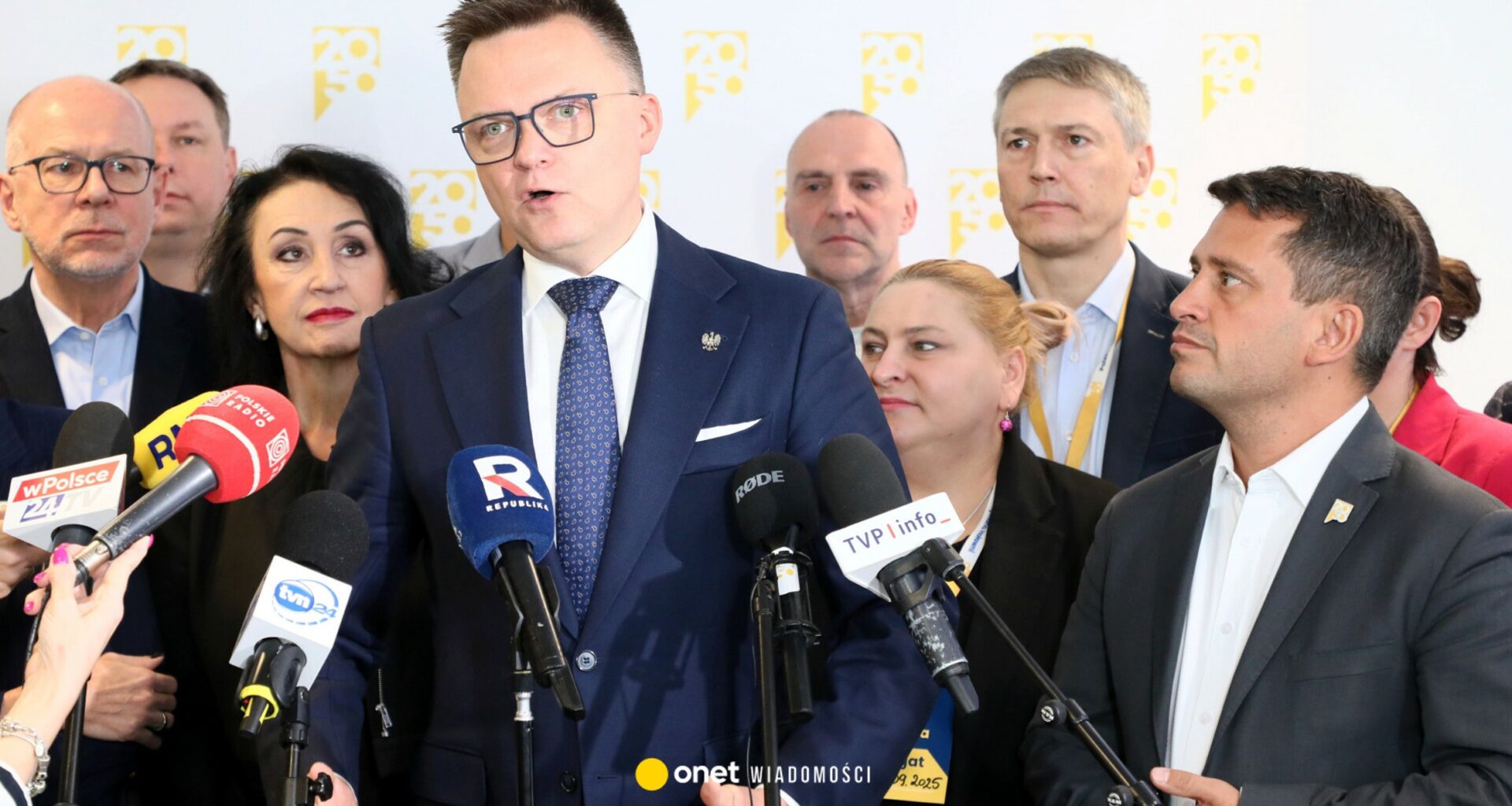 Rozłam w Polsce 2050? "Popędzą drapać w drzwi Tuska"
