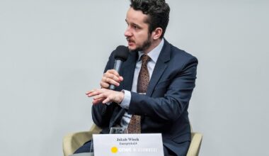 Amerykanie ukarali polskiego dziennikarza za poglądy. Wiemy, kto z Polski napisał na niego donos
