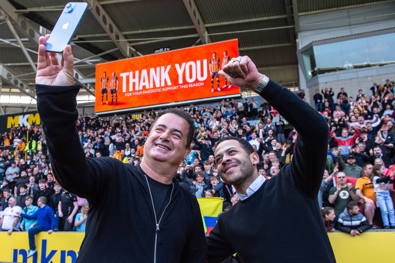 Acun Icali, właściciel Hull City, oraz Liam Rosenior