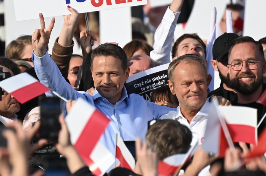Rafał Trzaskowski i Donald Tusk podczas wiecu wyborczego w Sopocie, 1 maja 2025 r.