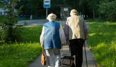 Rząd zmienia zasady bonu senioralnego. Kto może liczyć na wsparcie? - Onet