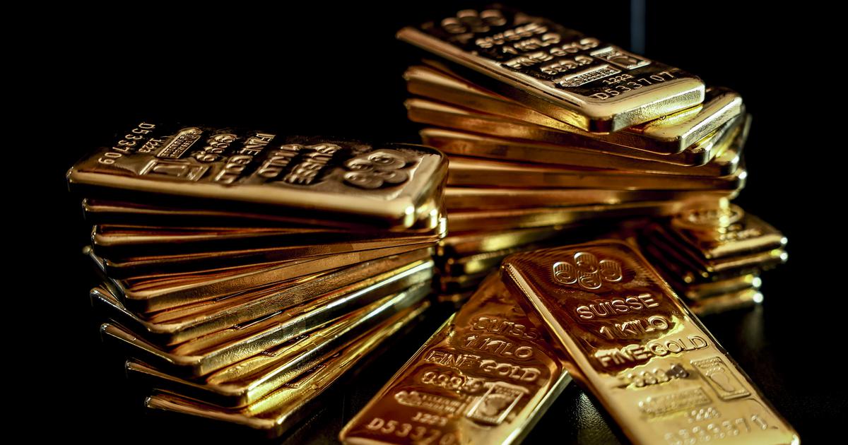 Kurs złota spadł poniżej 4000 USD na rynku kasowym - Puls Biznesu