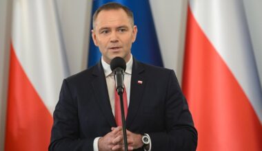 Oświadczenie majątkowe Karola Nawrockiego. Zniknęło jedno mieszkanie - Onet