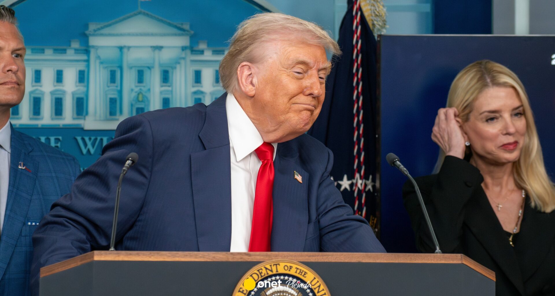 Donald Trump o 28-letniej sekretarz prasowej. "Ta twarz... te usta". W sieci oburzenie