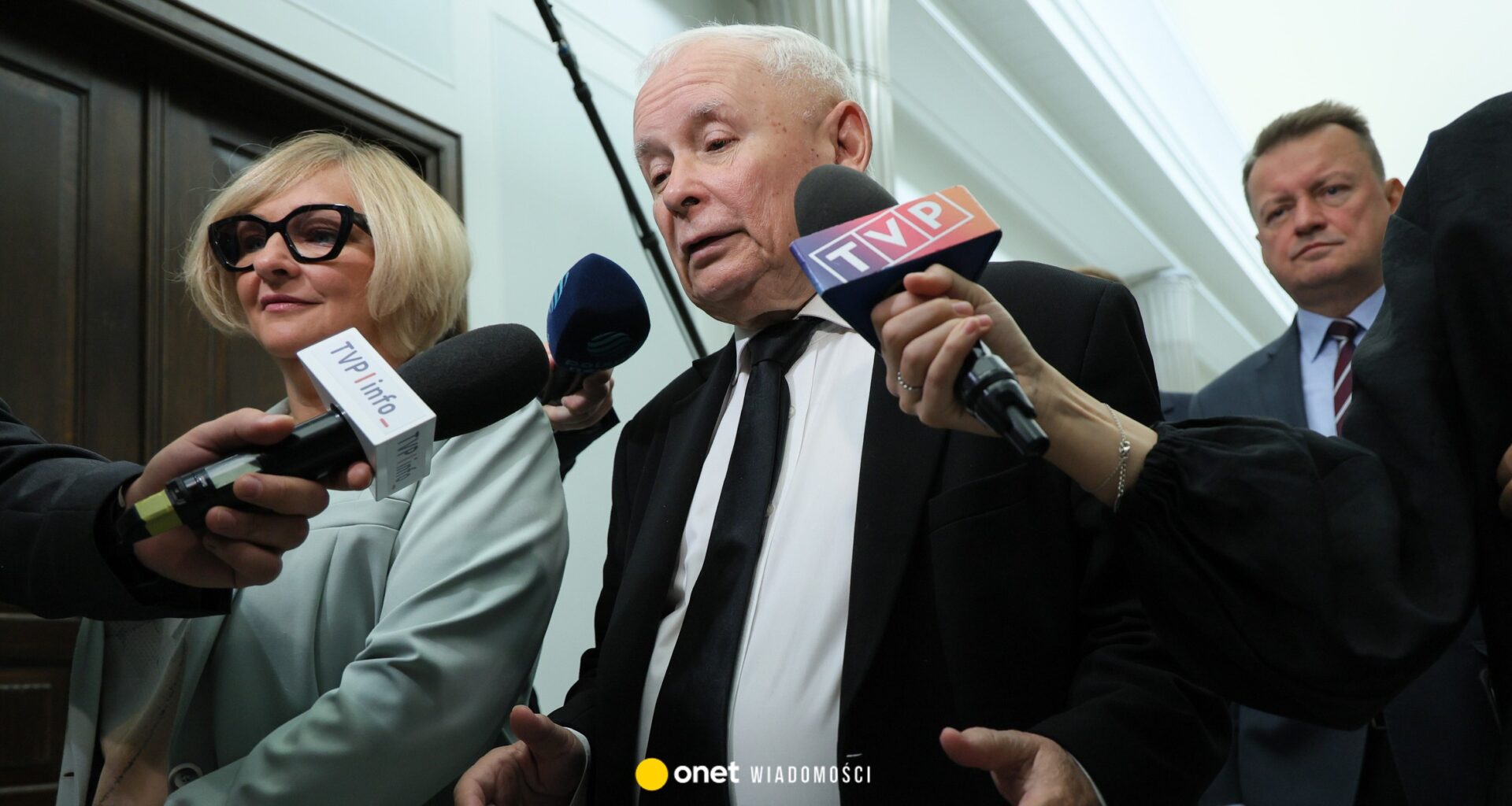 Jarosław Kaczyński pytany o spotkanie z Szymonem Hołownią. "Proszę się nie ośmieszać"
