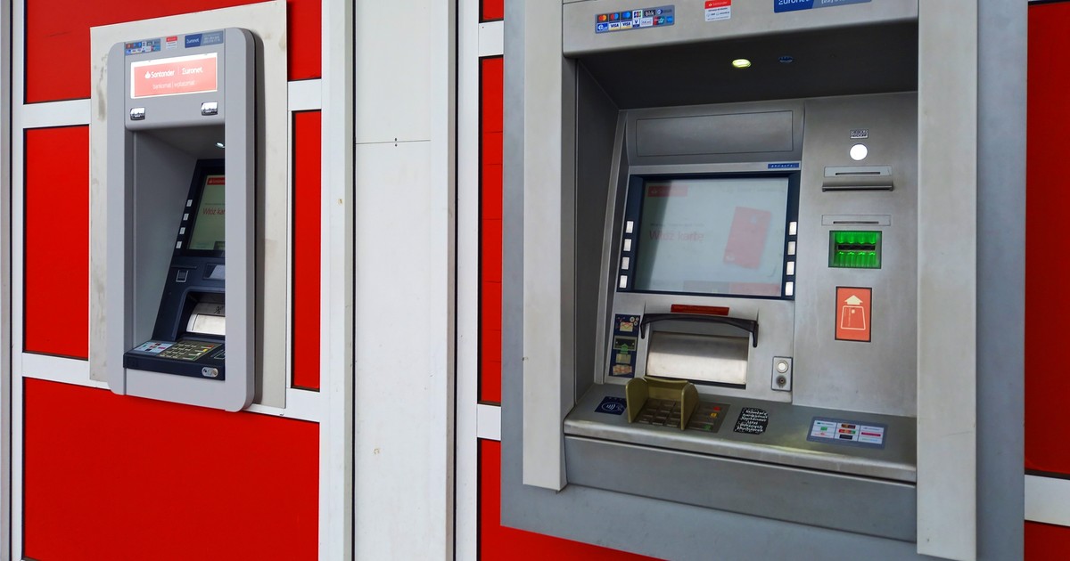 Skanery w szczelinach bankomatów. Kulisy ataku na klientów Santandera