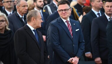 Marszałek Sejmu Szymon Hołownia (C), minister klimatu i środowiska Paulina Hennig-Kloska (L) oraz minister funduszy i polityki regionalnej Katarzyna Pełczyńska-Nałęcz (P) w 2024 r.