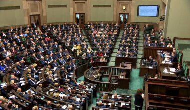 KO z przewagą nad PiS, pięć partii w Sejmie. Opublikowano nowy sondaż