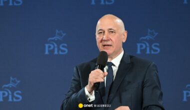 Wiceprezes PiS uderza w Sławomira Mentzena. "Hulajnoga? Browar?"