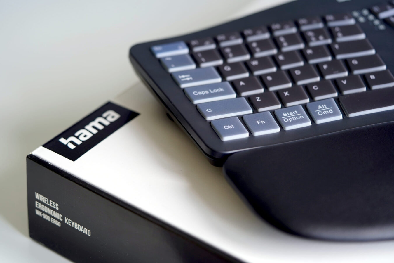 Klawiatura Hama WK-900 Ergo. Ulga dla nadgarstków