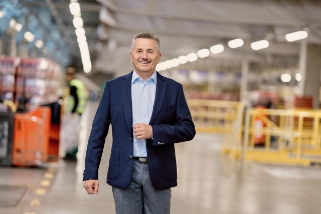 Koncentrujemy swoje siły w kraju, jednocześnie zwiększając zasięgi naszych działań na arenie międzynarodowej - powiedział Strefie Biznesu Jan Kolański. 