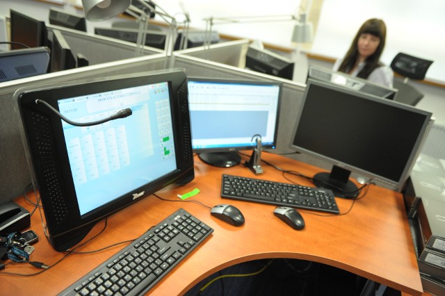 Technologia przyspiesza, ciągle jednak człowiek nadaje sens i kierunek