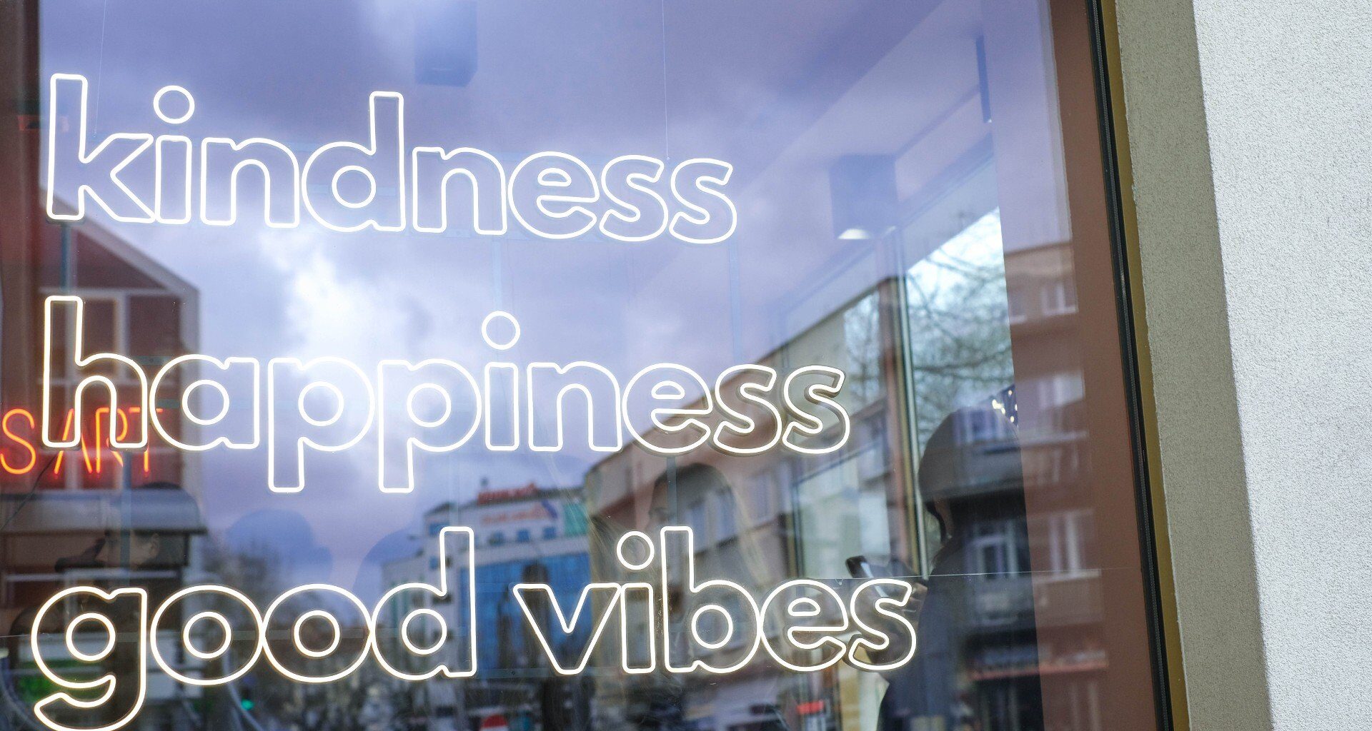 Seksowne gofry nie wystarczyły. Kontrowersyjna sieć zamyka kolejne lokale