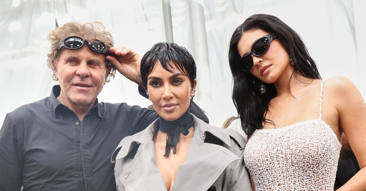 Siostry Kardashian-Jenner królowały na Paryskim Tygodniu Mody. Ich stylizacje znów podzieliły fanów - Onet