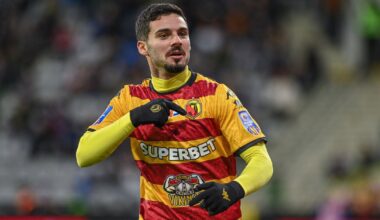 Radość Cezarego Polaka z Jesusem Imazem po golu w Legnicy