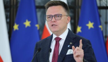 Przesłuchanie Szymona Hołowni przerwane. "Na wniosek marszałka"