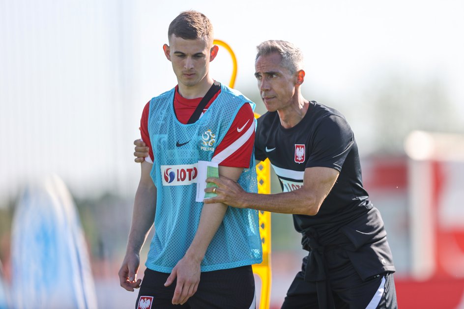 Kacper Kozłowski i Paulo Sousa