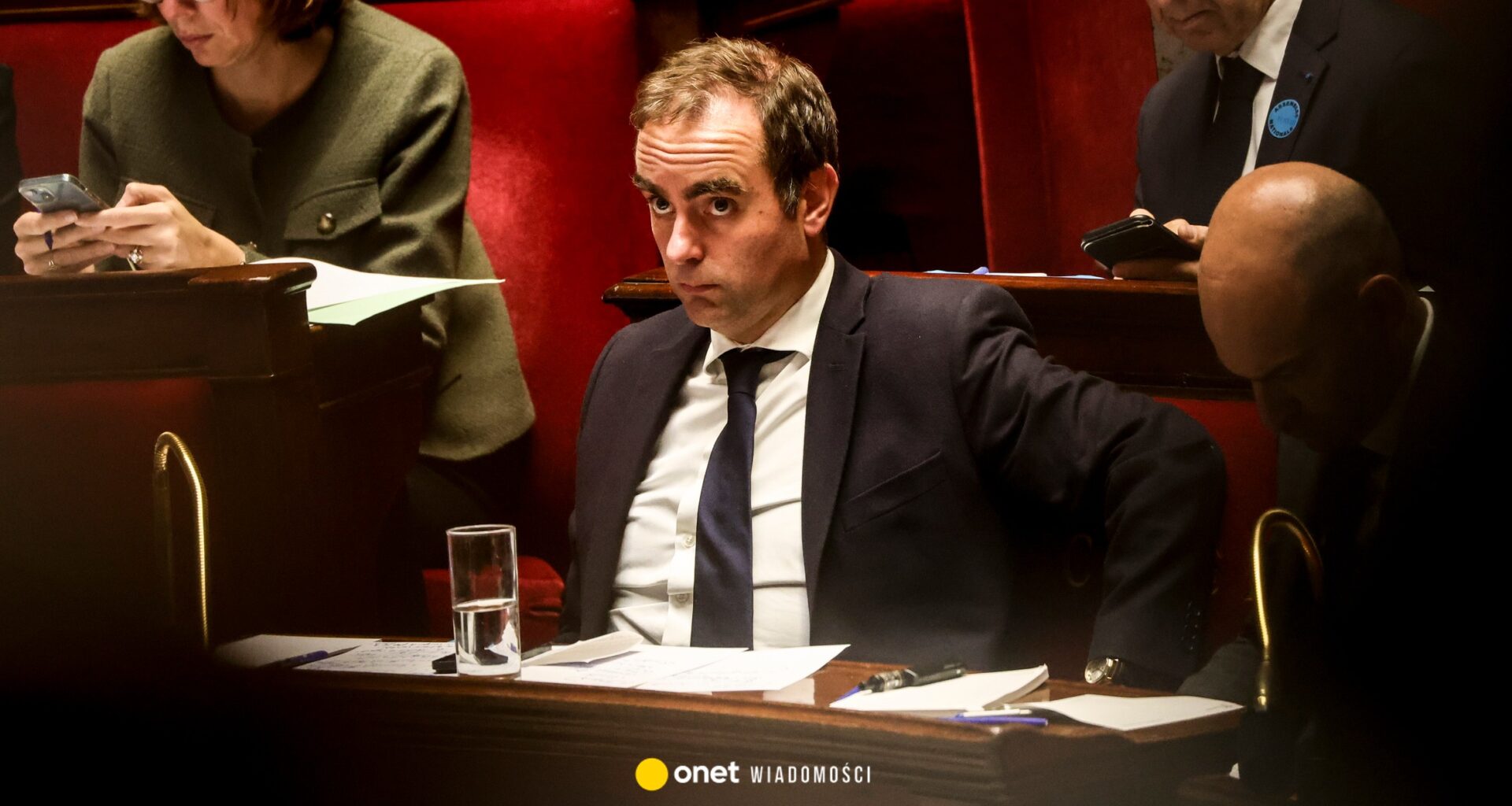 Polityczne przetrwanie nowego premiera Francji wyjaśniają cztery liczby