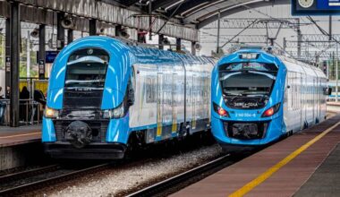 Seniorzy pojadą pociągami Kolei Śląskich za symboliczną złotówkę