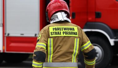 Pożar hali na Śląsku. Trwa akcja służb - Onet