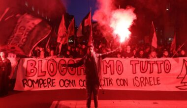 Włosi protestujący po zatrzymaniu przez Izrael członków Flotylli Sumud, Bolonia, 2 października 2025 r.