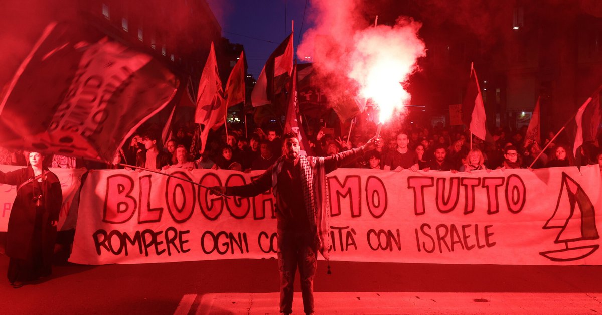 Włosi protestujący po zatrzymaniu przez Izrael członków Flotylli Sumud, Bolonia, 2 października 2025 r.