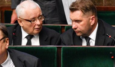 Jarosław Kaczyński widzi w Czarnku premiera. W PiS huczy: "Przemek musi uważać"