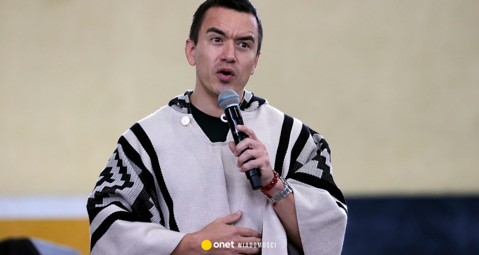 Zamach na prezydenta Ekwadoru po podwyżce cen paliw. "Ślady po kulach"