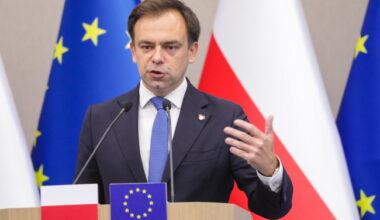 Dług publiczny Polski mocno w górę. Ekonomiści ostrzegają