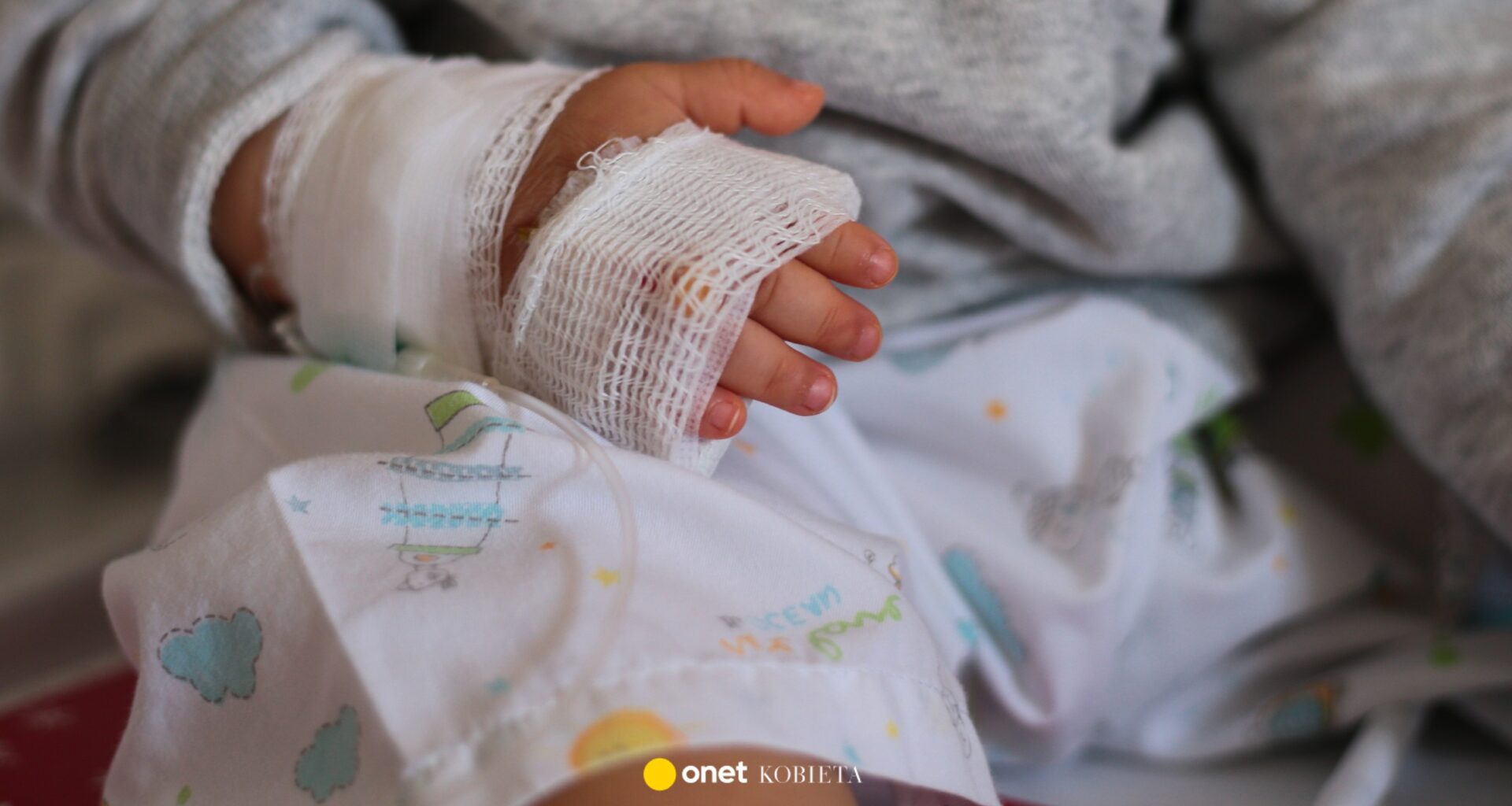 Matka z Torunia zgotowała koszmar dwulatce. Przeszkadzała jej na imprezie