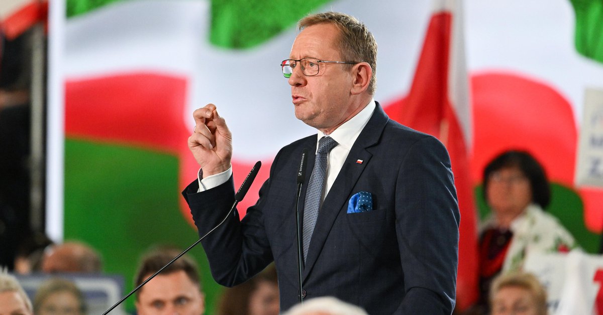 Przed sprzedażą działki pod CPK politycy PiS kupowali gadżety kampanijne od Dawtony