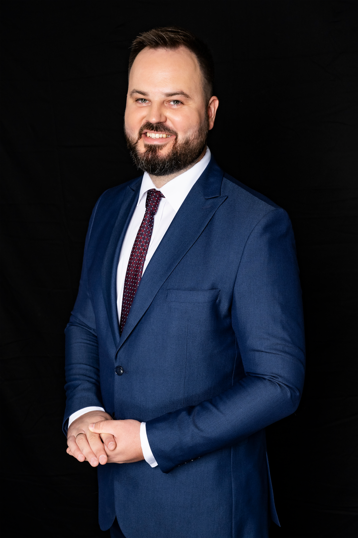 Dr Mateusz Kowalczyk