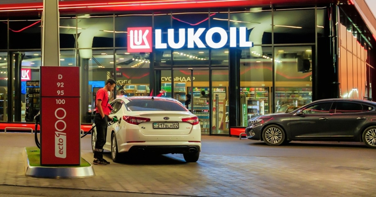 Sankcje USA na Łukoil. Gigant ogłasza najbardziej radykalną decyzję