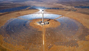 Ogromna instalacja solarna w Republice Południowej Afryki. Energia słoneczna jest obecnie najtańszą formą energii na świecie.