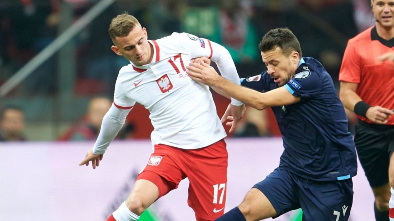 Kacper Kozłowski dostał szansę od Jana Urbana. Pomocnik wraca do reprezentacji Polski - sport.tvp.pl