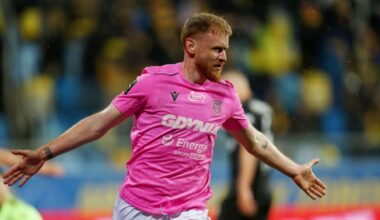 PKO BP Ekstraklasa. Arka Gdynia nieoczekiwanie wygrała z Cracovią po dublecie Sebastiana Kerka [WIDEO] - sport.tvp.pl