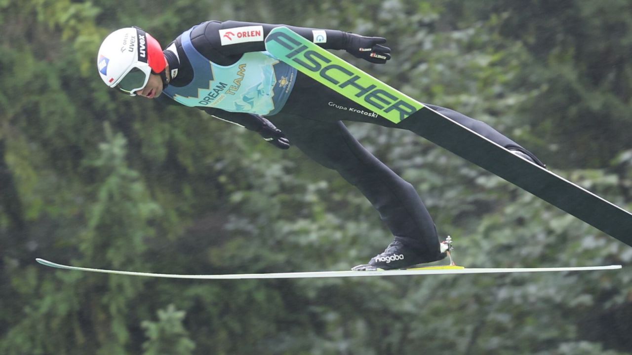 Stoch czwarty w Hinzenbach. Raimund wygrał zawody Grand Prix - sport.tvp.pl