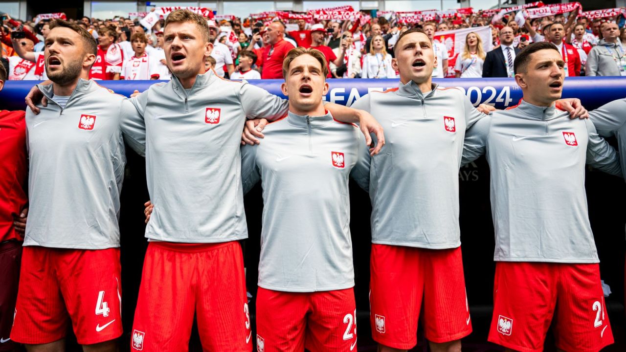 Powołanie po rocznej przerwie!? Jan Urban chce skrzydłowego na zgrupowaniu! - sport.tvp.pl