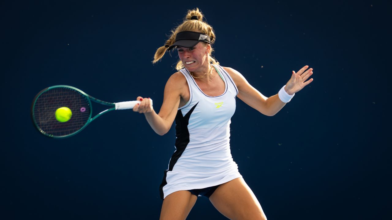 Turniej WTA w Wuhan. Magdalena Fręch ograła Weronikę Kudiermietową - sport.tvp.pl