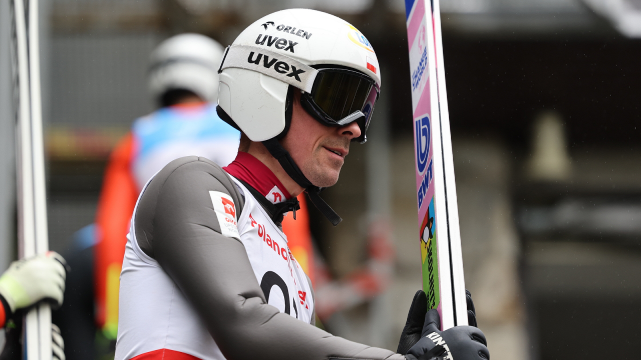 Polacy skaczą w Hinzenbach. Śledź wyniki konkursu Letniego GP [NA ŻYWO] - sport.tvp.pl