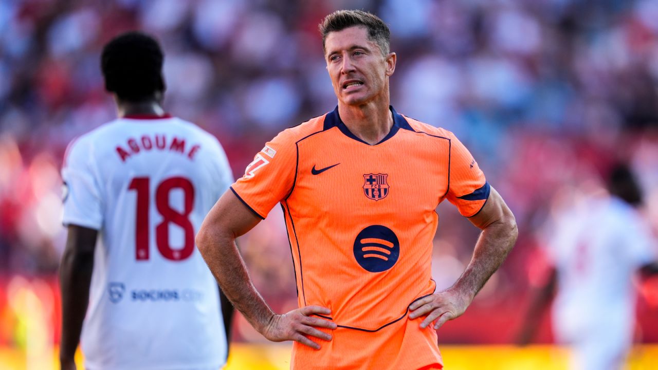 Robert Lewandowski może opuścić Barcelonę po zakończeniu obecnego sezonu. Agent Polaka odniósł się do spekulacji - sport.tvp.pl