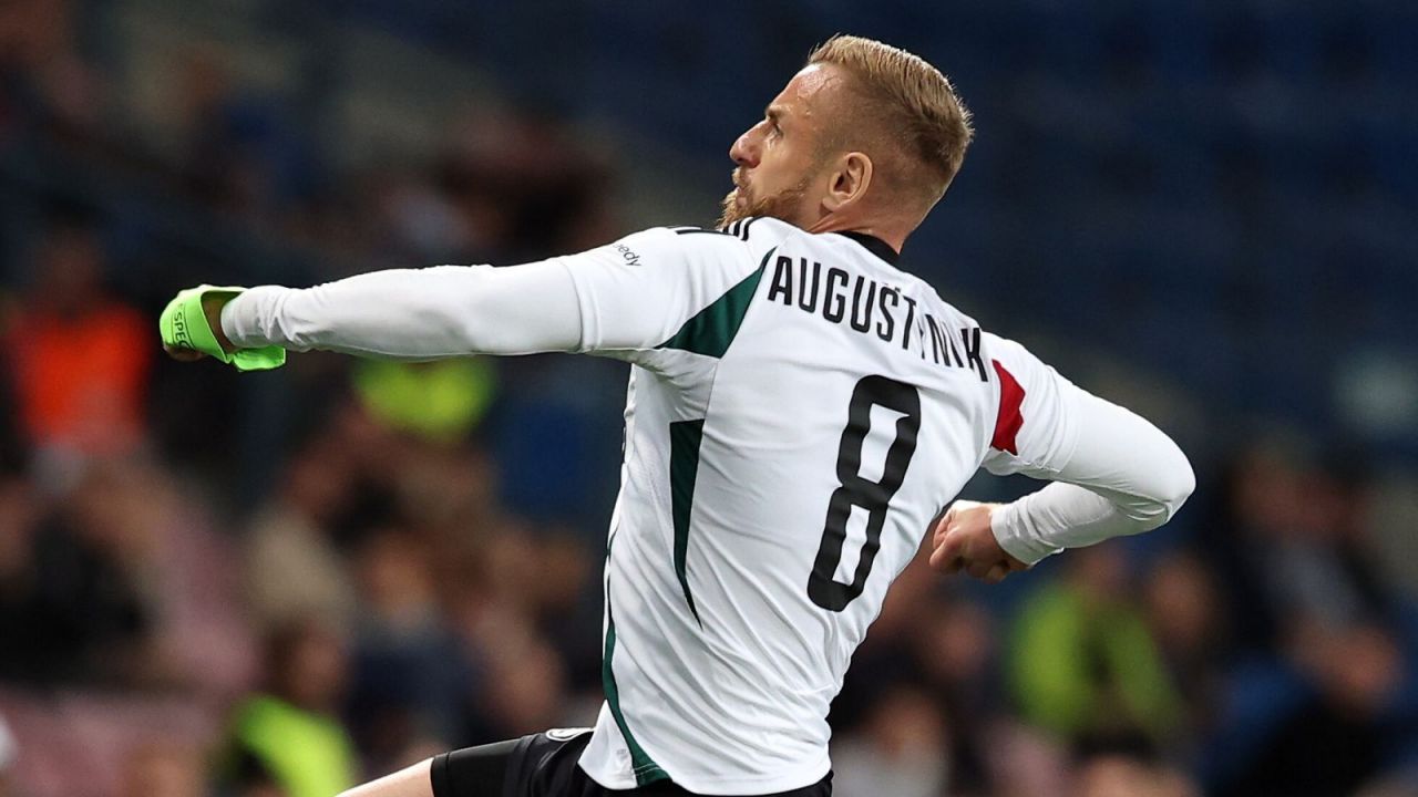 Liga Konferencji: Legia Warszawa wygrała z Szachtarem Donieck. Dwa cudowne gole Rafała Augustyniaka [WIDEO] - sport.tvp.pl