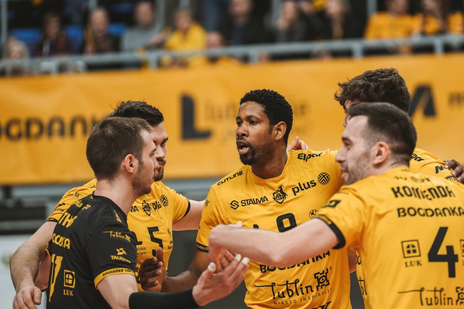 Wilfredo Leon (w środku) razem z kolegami z Bogdanki LUK Lublin