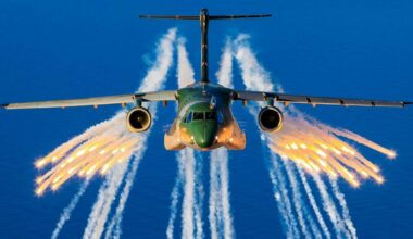 Embraer C-390 podczas prób systemów samoobrony.