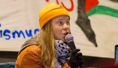 "Greta Thunberg była torturowana". Uwolnieni aktywiści z Flotylli oskarżają Izrael