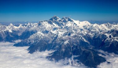 Gwałtowna śnieżyca na Mount Everest. Trwa akcja ratunkowa - Onet