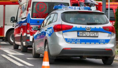 Samochód wjechał w przystanek na Pomorzu. Wśród rannych dziecko - Onet
